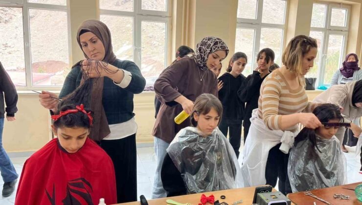 Köy okullarındaki kız öğrencilere ücretsiz kuaförlük hizmeti