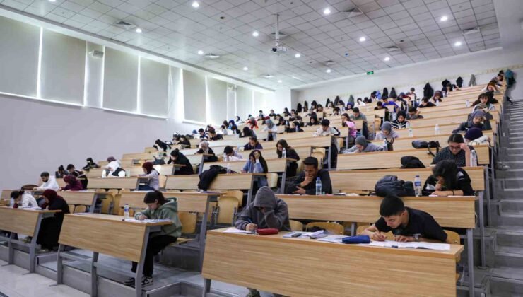 KTO Karatay’da ödüllü deneme sınavı ile YKS provası yapıldı