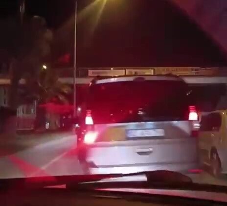 Makas atan araç trafikte tehlike oluşturdu