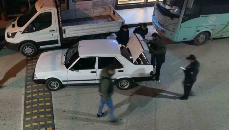 Manisa’da aranan 6 şahıs yakalandı, binlerce hap ele geçirildi