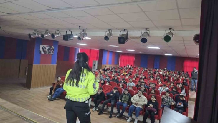 Mardin’de ortaokul öğrencilerine trafik eğitimi verildi