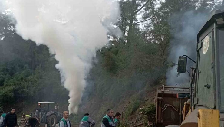 Marmaris orman ekiplerinden yangına karşı çalışmalar devam ediyor