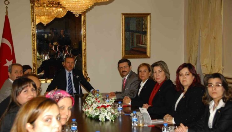 Memurluğu bıraktı, şimdi dünya markalarına gelinlik dikiyor