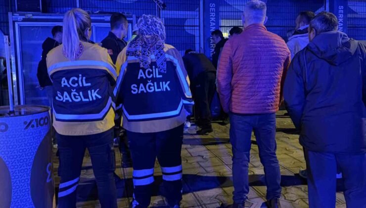 Motosiklet kazasında yaralanıp hastaneye gitmek istemeyen genci polis ikna etti