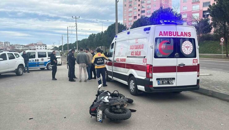 Motosikletle otomobil çarpıştı: 2 yaralı