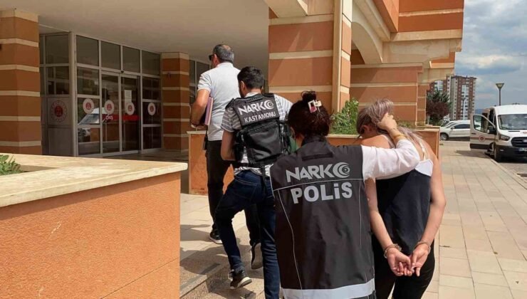 Motosiklette uyuşturucu maddeyle yakalanan sanıklar hakim karşısına çıktı