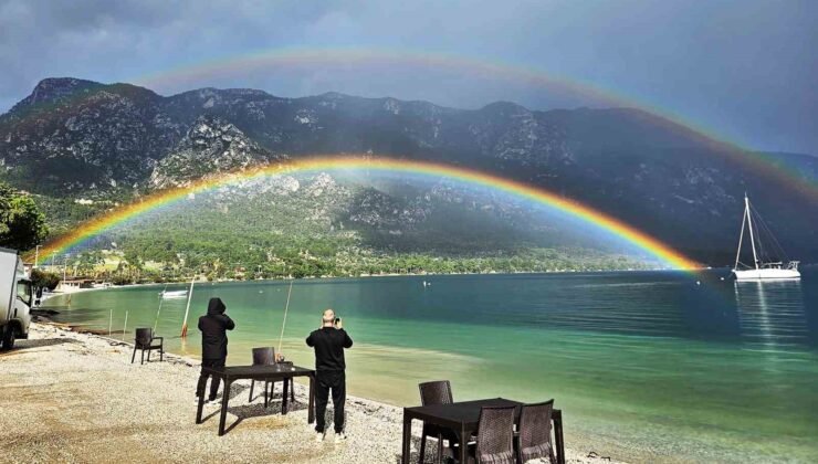 Muğla Akbük Koyu’nda oluşan Gökkuşağı mest etti