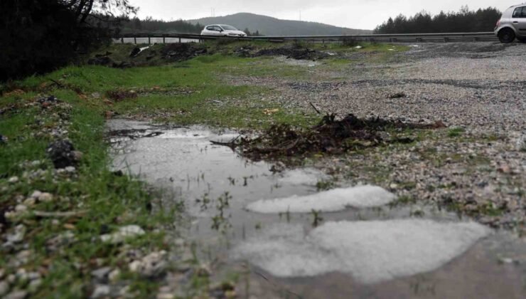 Muğla’da sağanak yağmur ile birlikte dolu yağdı