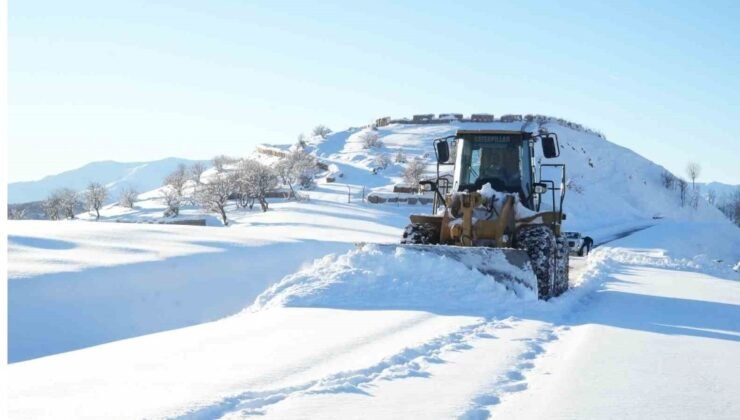 Muş’ta 238 köy yolu ulaşıma kapandı