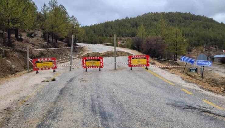 Mut’ta aşırı yağış nedeniyle Çivi Mahallesi, Söğütözü yayla yolu ulaşıma kapandı