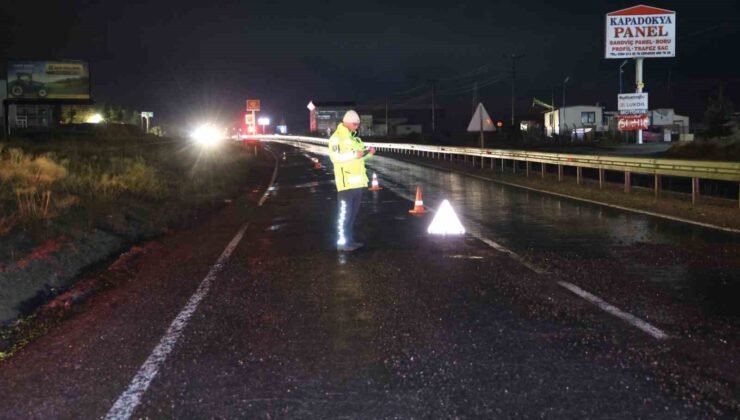 Nevşehir’de yolda oluşan çukurlar, 5 aracı yolda bıraktı
