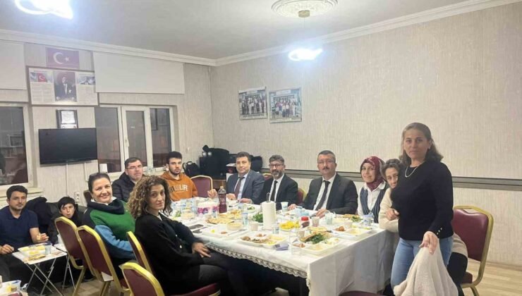 Niğde Kemal Çetintürk İlkokulu’nda Ramazan sofrası