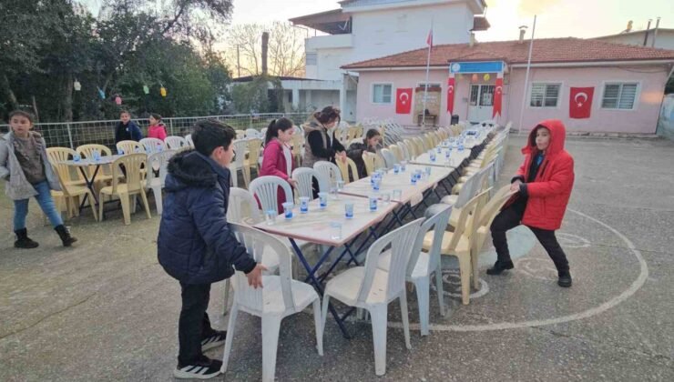 Öğrenciler, velileri ile iftarda buluştu