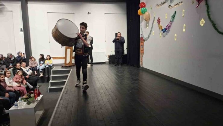 Öğrencilerden Ramazan’a özel tiyatro gösterisi