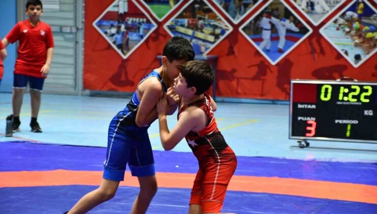Okul Sporları Yıldızlar Güreş müsabakaları tamamlandı