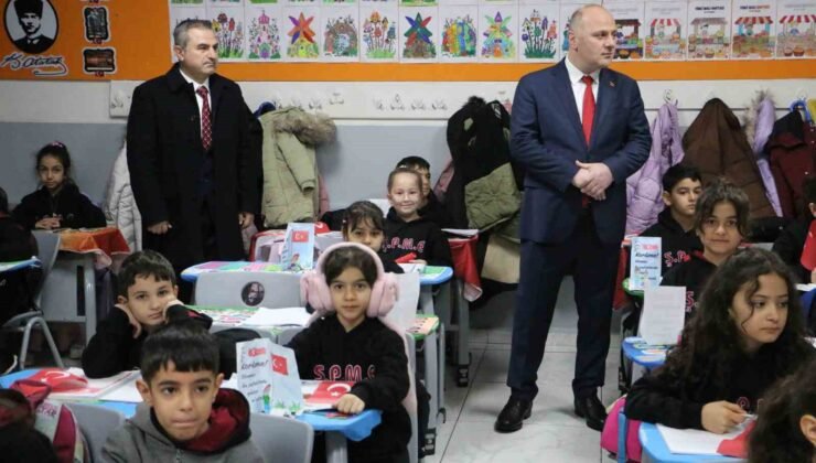 Okullarda ikinci dönem ’bayrak’ temasıyla başladı