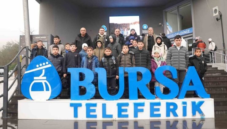 Osmangazi Belediyesi’nden çocuklara Uludağ’da kayak sürprizi