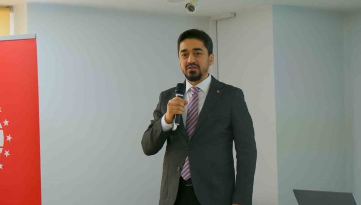 Osmaniye’de “Kadrajda Sanat, Haberde Gerçek” ve “Haberciliğin Yapay Zeka ile Dönüşümü” eğitimleri düzenlendi