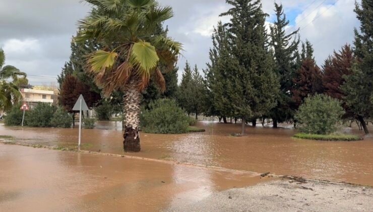 Osmaniye’de sağanak hayatı olumsuz etkiledi