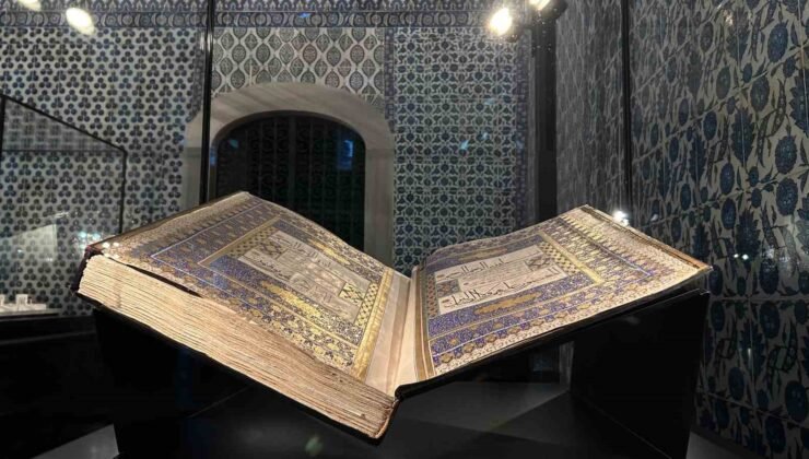 Osmanlı’nın en büyük mushafı Ramazan ayına özel ilk kez Topkapı Sarayı’nda sergide