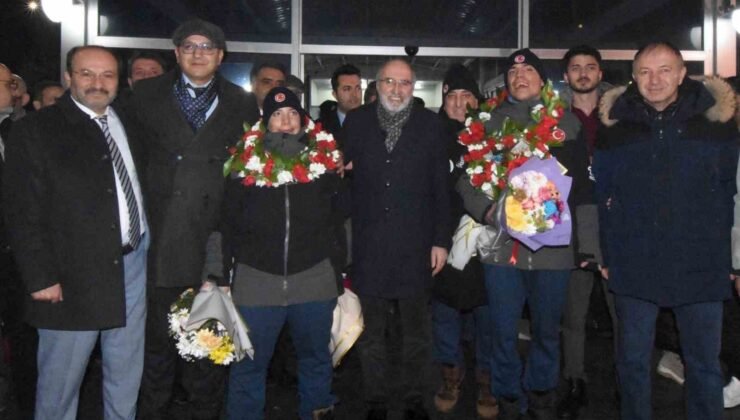 Otizmli İkiz Milli Kayakçılara Erzurum’da coşkulu karşılama