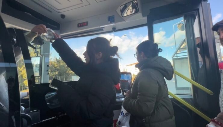 Otobüs şoförü iftara yetişemeyen yolculara yiyecek dağıttı