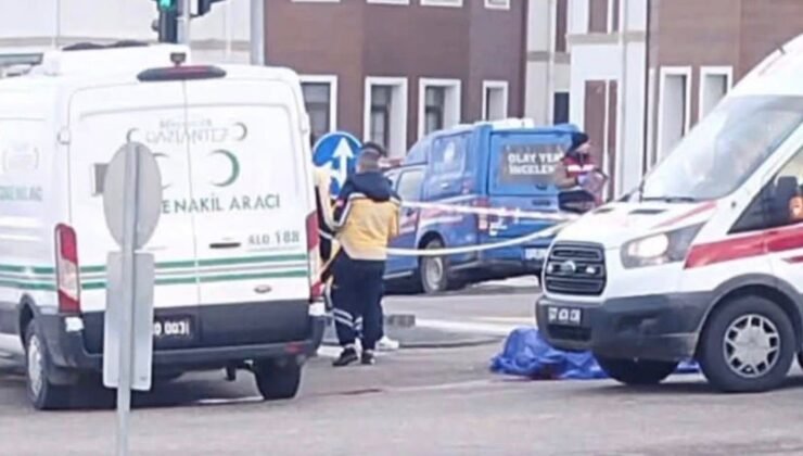 Otomobilin çarptığı motosikletli hayatını kaybetti