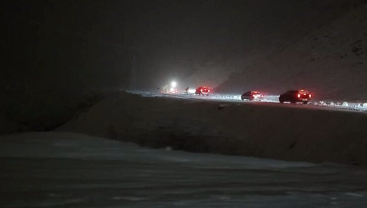 Pervari ve Şirvan’da kar yağışı köy yollarını kapattı, mahsur kalan araçlar kurtarıldı