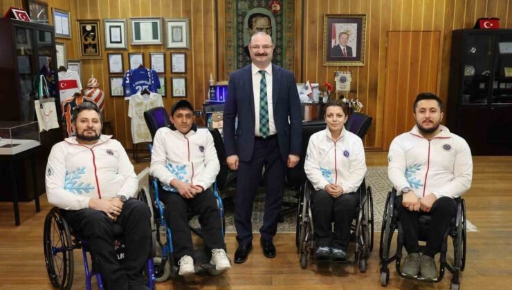 Rektör Hacımüftüoğlu, Milli takıma seçilen özel sporcuları misafir etti