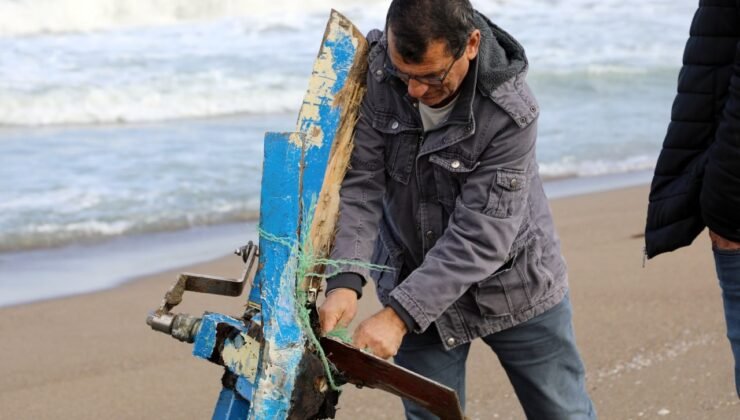 Sahilde 2 gün önce cansız bedeni bulunan balıkçının teknesi de aynı karaya vurdu