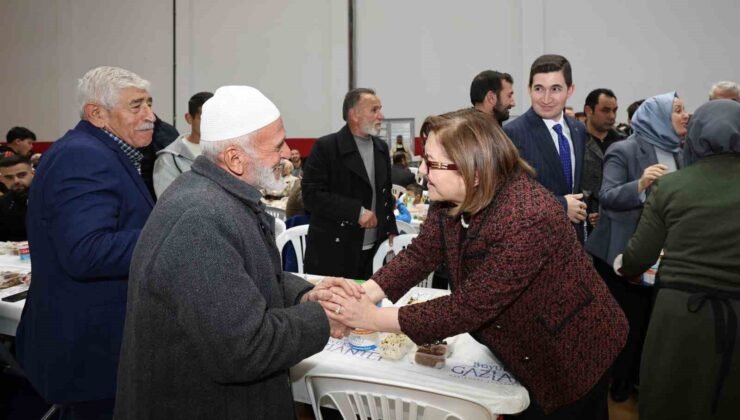 Şahin, Oğuzeli’nde vatandaşlarla iftar programında buluştu