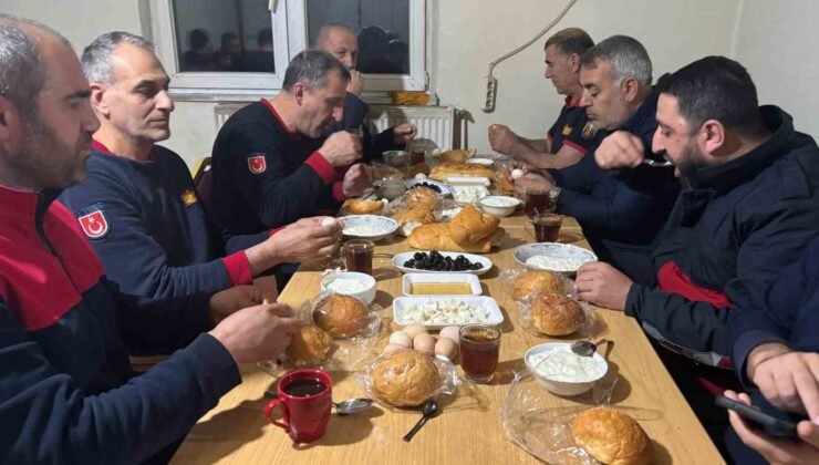 Sahur sofrasında ihbar geldi, itfaiye göreve koştu