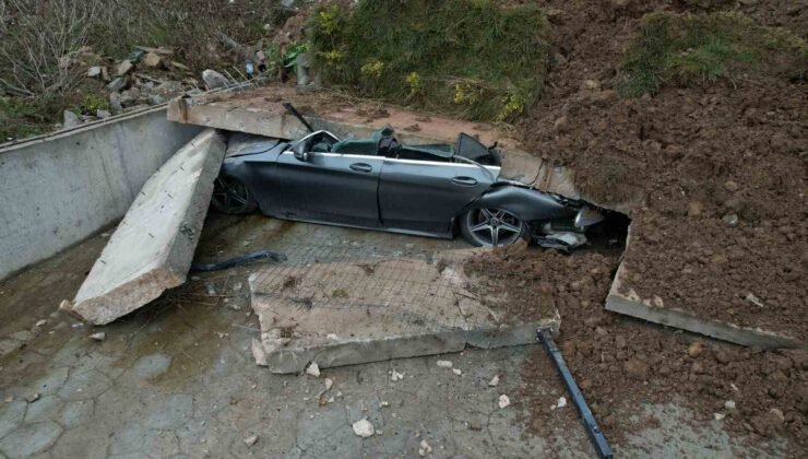 Sakarya’da istinat duvarı çöktü, 3 bina boşaltıldı