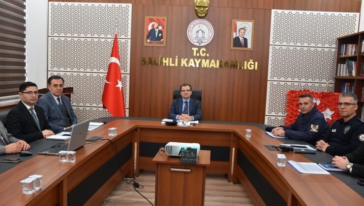 Salihli’de metruk binalar masaya yatırıldı