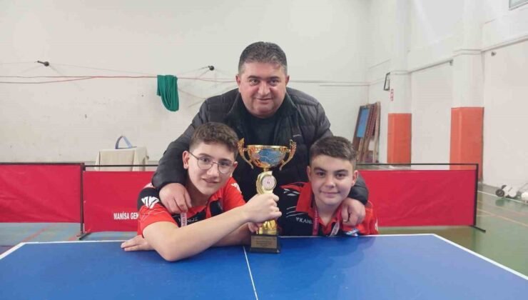Salihli’nin yıldız tenisçileri Manisa’da şampiyon oldu