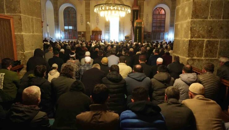 Samsun’da ilk teravih namazı kılındı