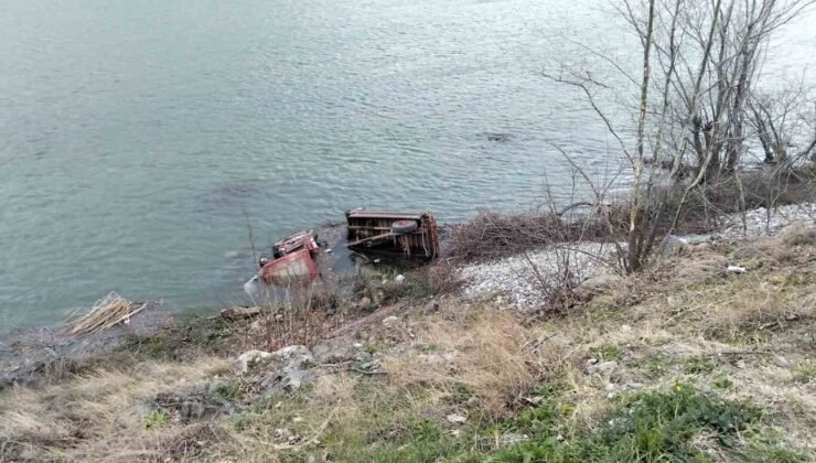 Samsun’da taktör Kızılırmak Nehri’ne uçtu: 1 ölü, 1 yaralı