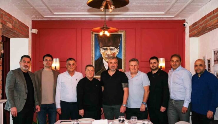 Samsunspor’un yeni Teknik Direktörü Fink, Samsun’a geldi