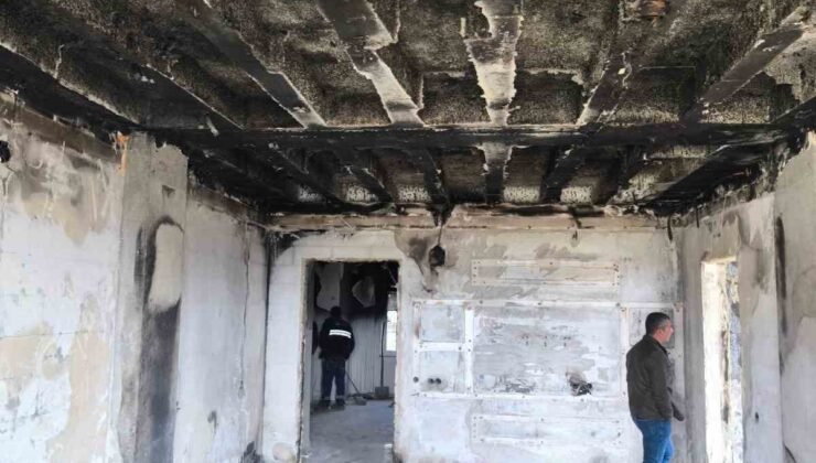 Şarj esnasında patlayan telefon, evi küle çevirdi