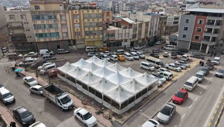 Şehitkamil’de binlerce kişi ilk iftarını aynı sofrada açtı