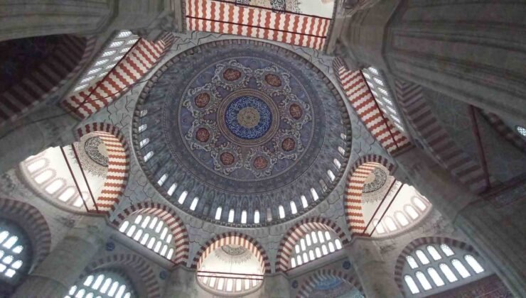 Selimiye Camii’nde tartışma konusu olan kubbe yazıları uzun bir aradan sonra ilk kez görüntülendi