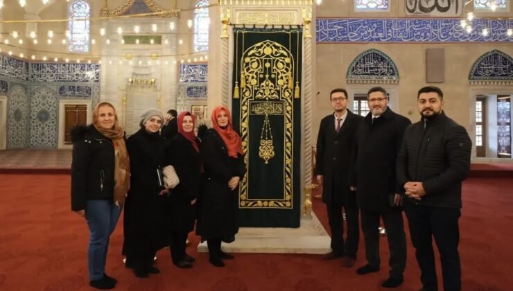 Selimiye Camii’nin minber örtüsü yenilendi