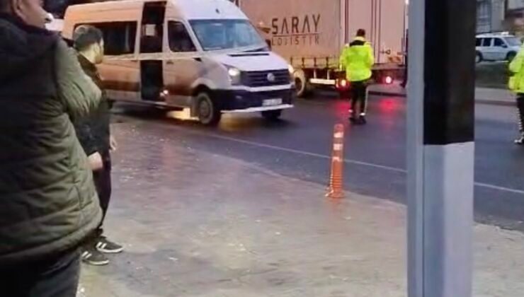 Servis minibüsünün çarptığı yaya hayatını kaybetti