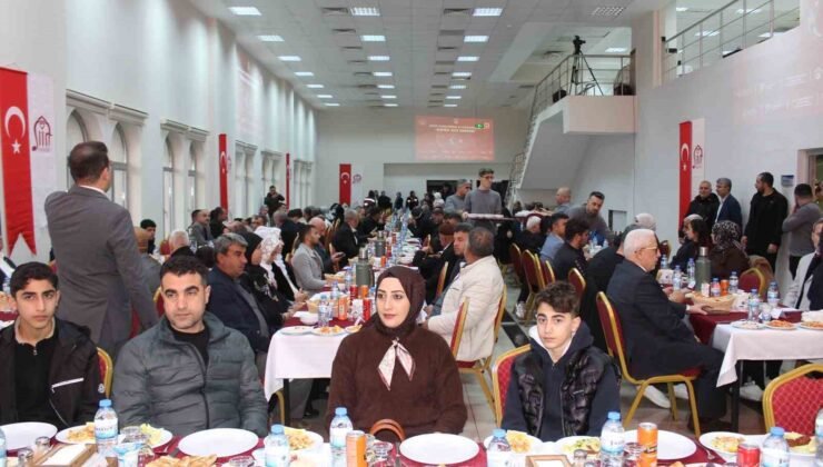 Siirt’te şehit ve gazi aileleri onuruna iftar yemeği verildi