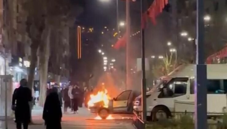 Siirt’te seyir halindeki otomobil alev alev yandı