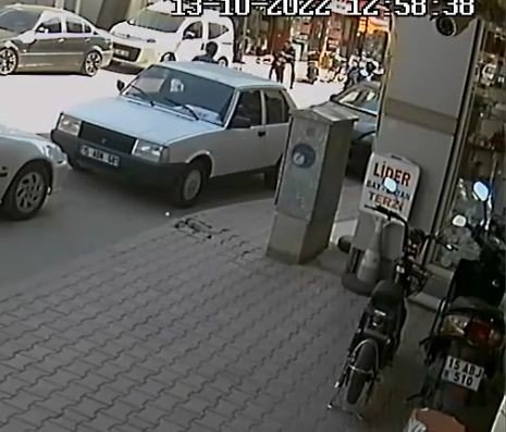 Silah çekmeye çalıştığı jandarmanın dikkati faciayı önledi