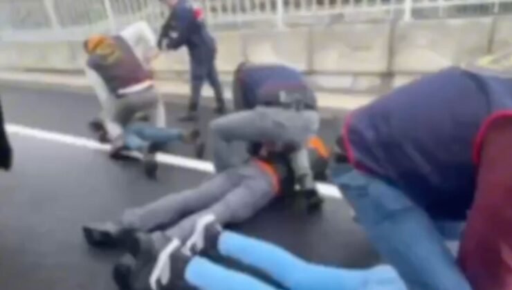 Silahla tehdit edilerek evine girilen kadının ellerini bağlayıp yüz tanıma sistemiyle hesabından 18 bin euro çektiler