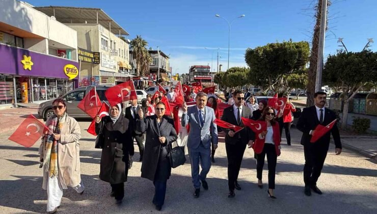 Silifke’de bayrak yürüyüşü