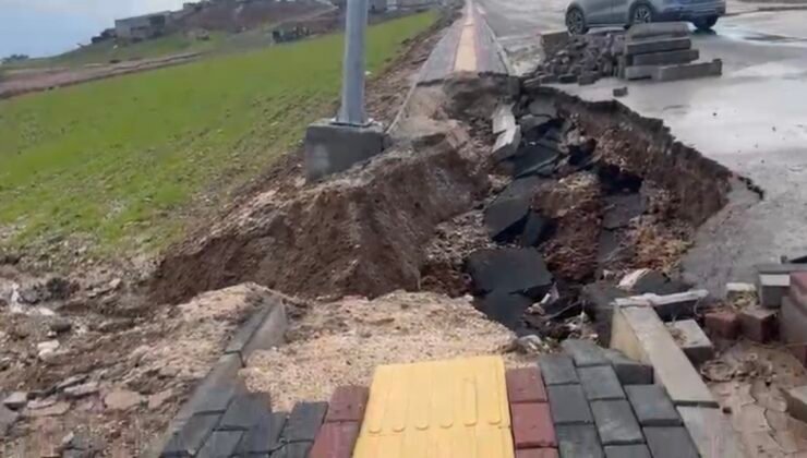 Silvan’da yağışlar nedeniyle yol ve kaldırım çöktü