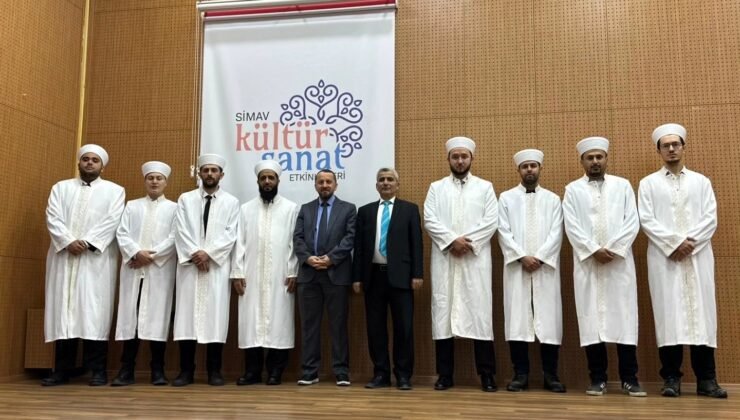 Simav’da yeni din görevlilerine cübbe ve sarık giydirildi